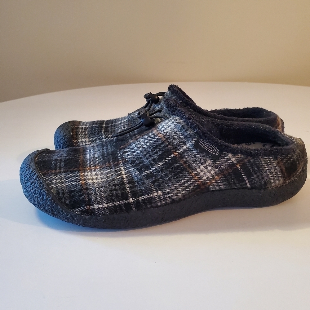 Keen Howser Clog/Slipper Size 9